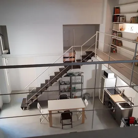 アパート Central Studio Loft, 80 Sq Mt, 6 Mt Ceiling